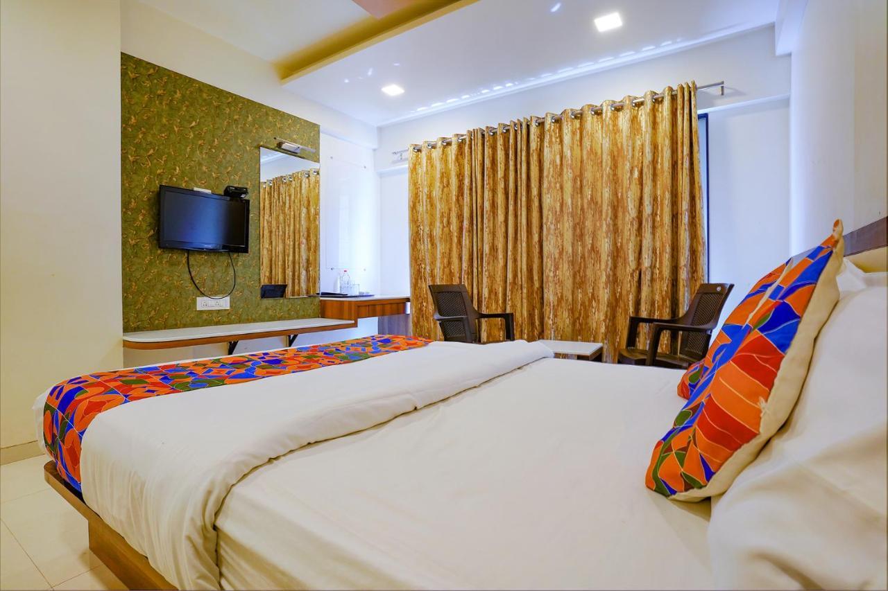 Fabhotel Ramjis Residency Нашик Екстер'єр фото