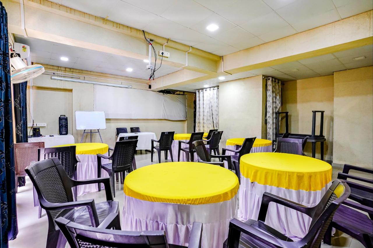 Fabhotel Ramjis Residency Нашик Екстер'єр фото